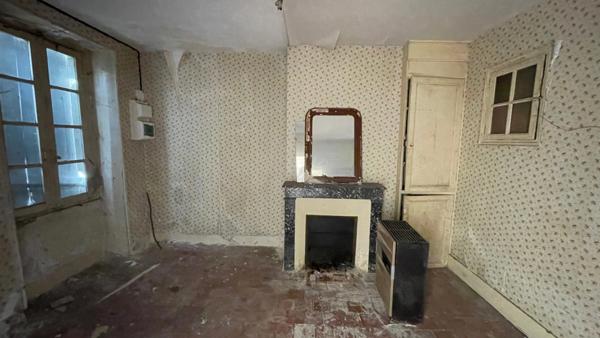 Maison à rénover 4 pièces 100 m2 Centre POUILLY SUR LOIRE (58) proche LA CHARITE SUR LOIRE , NEVERS, COSNES COURS SUR LOIRE