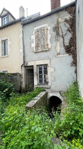 Maison à rénover 4 pièces 100 m2 Centre POUILLY SUR LOIRE (58) proche LA CHARITE SUR LOIRE , NEVERS, COSNES COURS SUR LOIRE