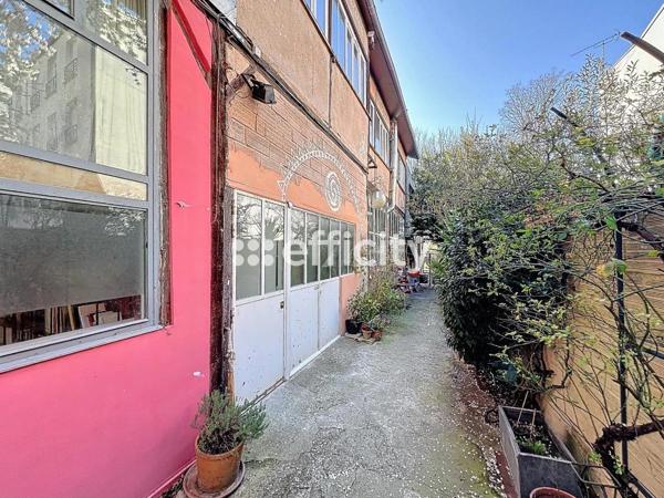 Appartement
         4 pièces
        - 160 m² Exclusivité 690 000 € *