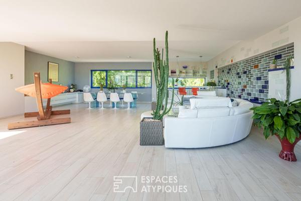 Maison d’architecte brutaliste et sa terrasse panoramique sur les hauteurs