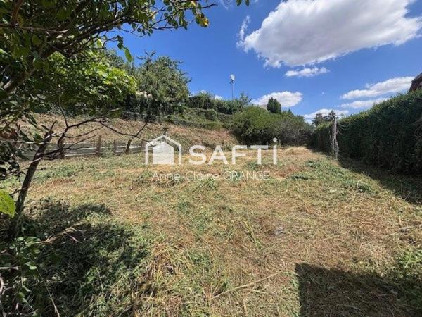 A  deux pas des commodités, dans un secteur prisé maison avec jardin