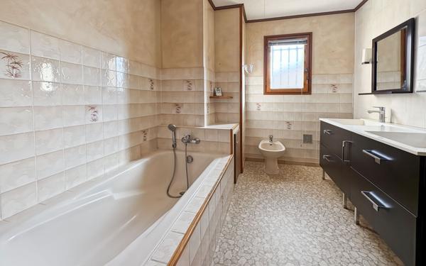 Maison à vendre    4 pièces •  La Garde