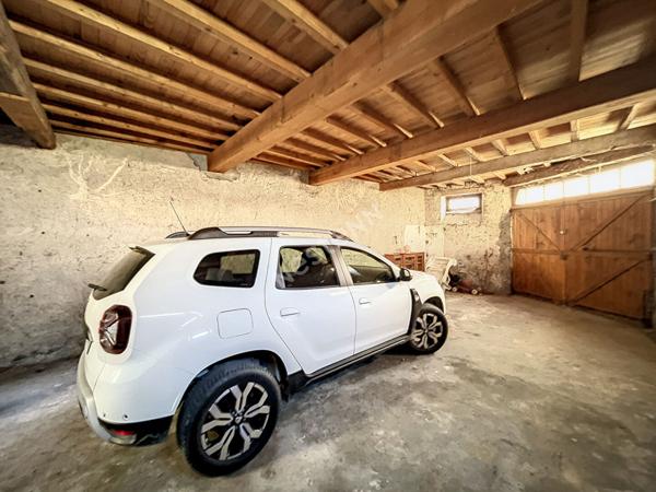 BELPECH : ANCIENNE MAISON DE MAITRE DU XIXe A RENOVER AVEC JARDIN ET GARAGES