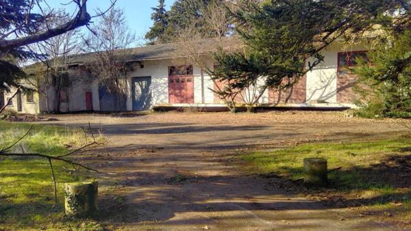 HANGAR de 500 m2 A VENDRE