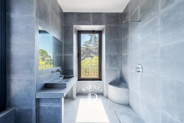 Le Luc, Propriété 15 Chambres -  1 632 m² à vendre