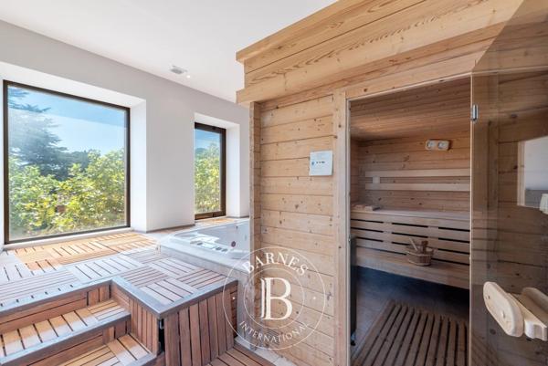 Le Luc, Propriété 15 Chambres -  1 632 m² à vendre