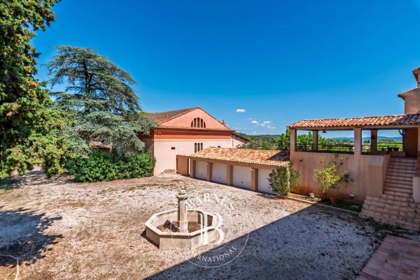 Le Luc, Propriété 15 Chambres -  1 632 m² à vendre