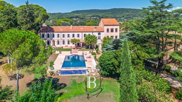 Le Luc, Propriété 15 Chambres -  1 632 m² à vendre
