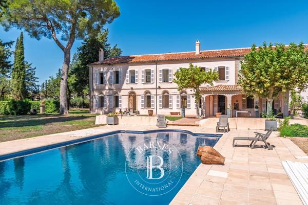 Le Luc, Propriété 15 Chambres -  1 632 m² à vendre
