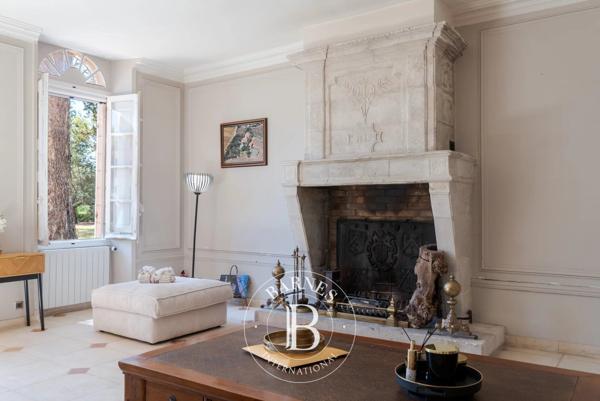 Le Luc, Propriété 15 Chambres -  1 632 m² à vendre