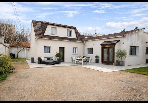Maison Bobigny 8 pièce(s) 165.47 m2