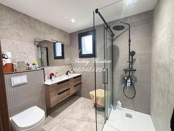 MANOSQUE, Appartement de standing, T4, 88 m² avec TERRASSE, JARDIN et PARKINGS PRIVATIFS