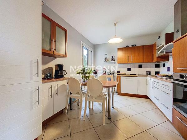 À VENDRE - CUGNAUX - Villa d'architecte de 7 pièces avec Piscine, pool house et 2 grands garages