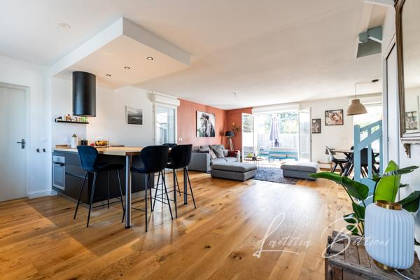 La Brède (33650) Maison rénovée – 5 chambres – Terrasse, piscine & clim