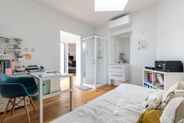 La Brède (33650) Maison rénovée – 5 chambres – Terrasse, piscine & clim