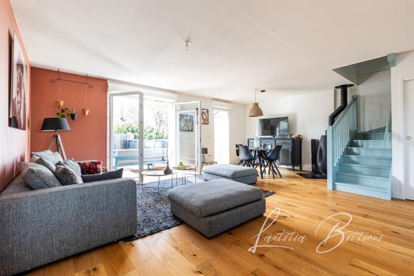 La Brède (33650) Maison rénovée – 5 chambres – Terrasse, piscine & clim