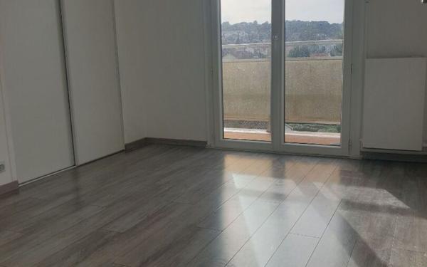 Appartement à louer    3 pièces •  Toulon