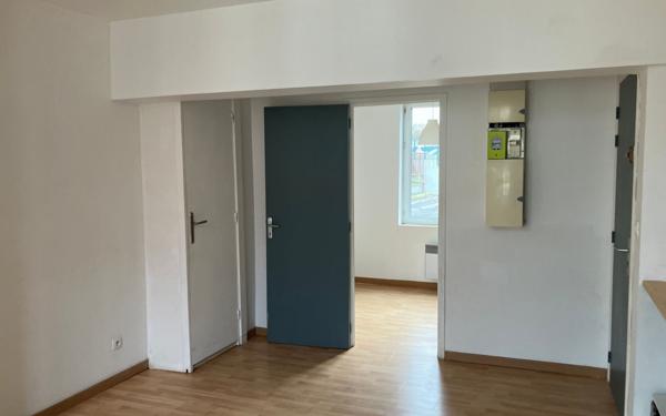 Appartement à louer    2 pièces • 30 m2 Pont-de-Metz