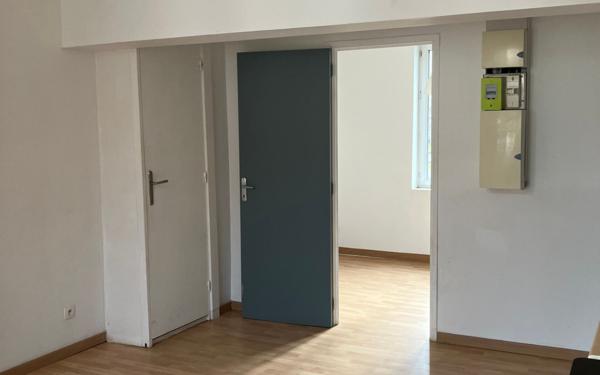 Appartement à louer    2 pièces • 30 m2 Pont-de-Metz