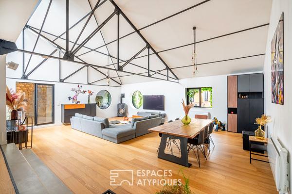 Loft avec verrière zénithale dans une ancienne cartonnerie réhabilitée