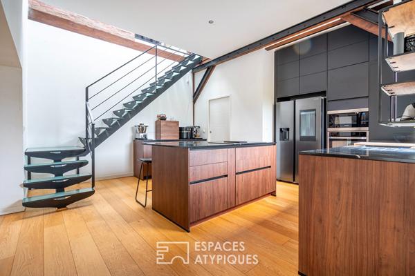 Loft avec verrière zénithale dans une ancienne cartonnerie réhabilitée