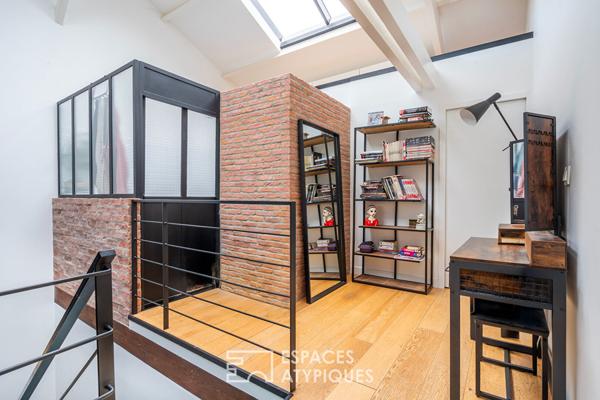 Loft avec verrière zénithale dans une ancienne cartonnerie réhabilitée