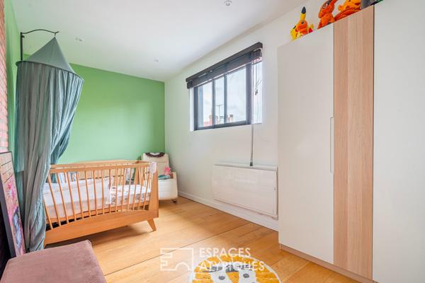 Loft avec verrière zénithale dans une ancienne cartonnerie réhabilitée