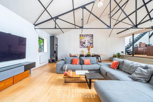 Loft avec verrière zénithale dans une ancienne cartonnerie réhabilitée