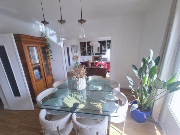 Dernier étage lumineux, sans vis-à-vis, refait à neuf, 3 chambres