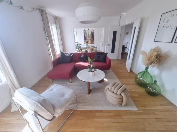 Dernier étage lumineux, sans vis-à-vis, refait à neuf, 3 chambres