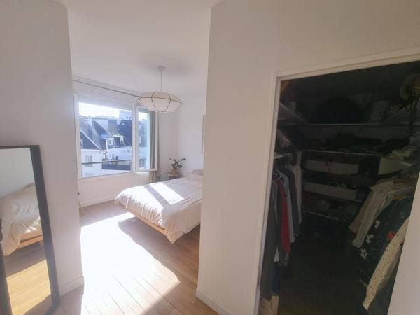 Dernier étage lumineux, sans vis-à-vis, refait à neuf, 3 chambres