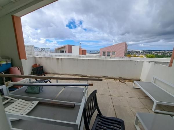 Appartement t5 Duplex Secteur Etang Abricot Superficie 110 m2 terrasse 41 m2