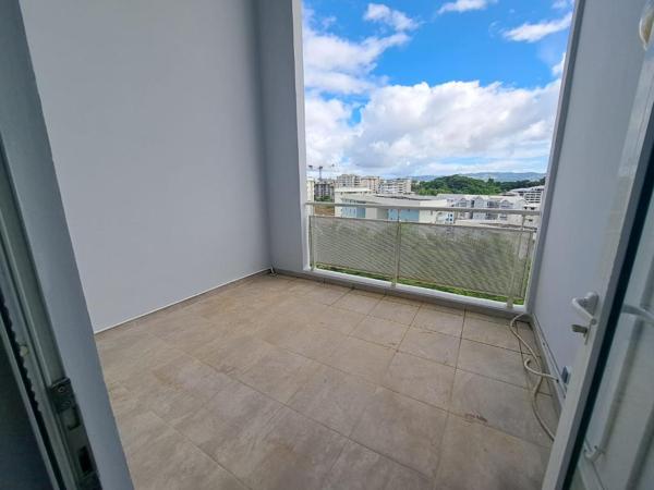 Appartement t5 Duplex Secteur Etang Abricot Superficie 110 m2 terrasse 41 m2