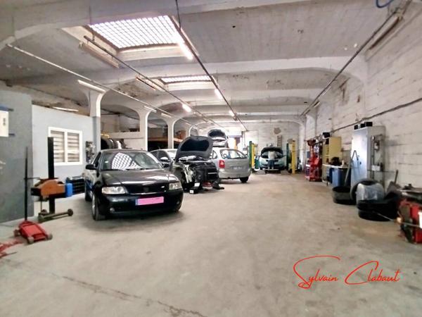 Loft / Atelier à vendre 4 pièces de 390 m²