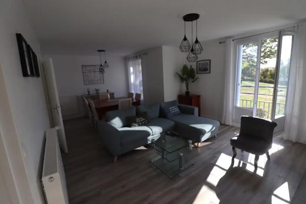Appartement 3 pièces de 73 m2 avec terrasse et cave à Langea