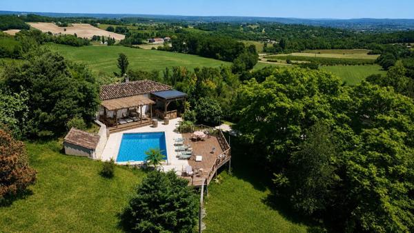 Location                                                      Propriété
                        
                     7 pièces                      250 m2                     à Monségur