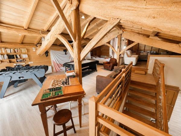 Location                                                      Propriété
                        
                     7 pièces                      250 m2                     à Monségur