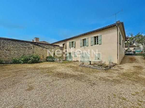 A vendre maison centre ville d'Auch 148 m2 avec jardin au calme et garage