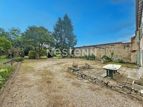 A vendre maison centre ville d'Auch 148 m2 avec jardin au calme et garage