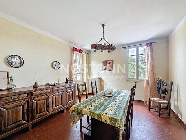 A vendre maison centre ville d'Auch 148 m2 avec jardin au calme et garage