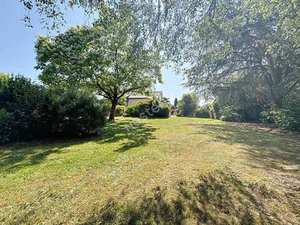 A vendre magnifique maison 5 chambres de 227 m² à Champigné, avec grand terrain de plus de 4000 m²