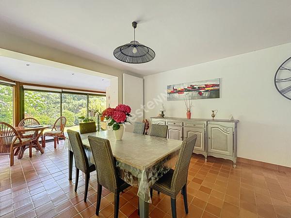 A vendre magnifique maison 5 chambres de 227 m² à Champigné, avec grand terrain de plus de 4000 m²