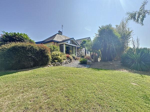 A vendre magnifique maison 5 chambres de 227 m² à Champigné, avec grand terrain de plus de 4000 m²