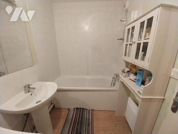 Appartement à Vendre à Vitré (35500) en Ille-et-Vilaine (35)

Cadre verdoyant et reposant pou...