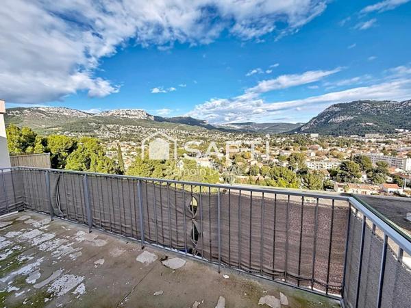 Appartement T5 traversant avec terrasse et vue panoramique sur le Mont Faron – Résidence sécurisée
