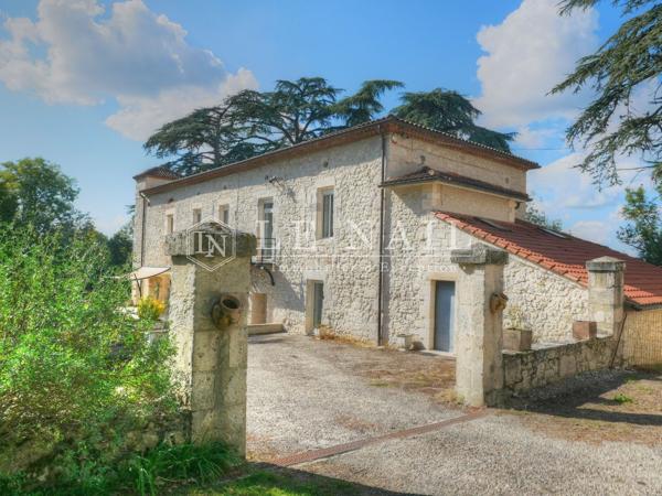 Maison de maître modernisée avec sa maison d'amis