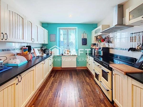 Longère en pierres avec dépendances et champ 1hect