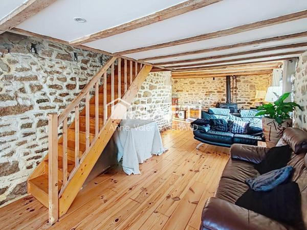 Longère en pierres avec dépendances et champ 1hect