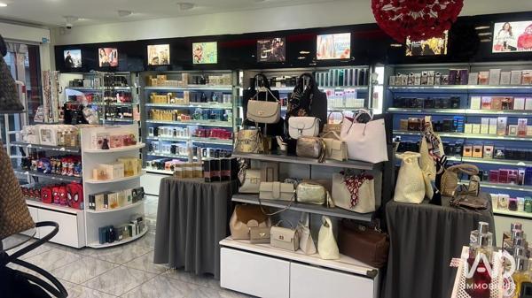 Murs commerciaux  à vendre 102 m² Baie-Mahault