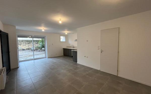 Appartement à louer    3 pièces •  Castries